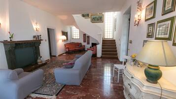 Villa | 4 bedrooms, WiFi