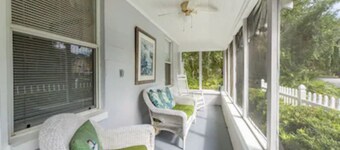 Beautiful Historic Cottage, The Garden