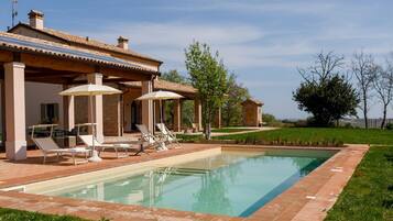 4 bedrooms