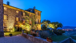 Biệt thự | 8 phòng ngủ 