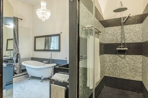 Villa | 12 Schlafzimmer