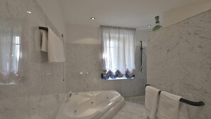 Villa | 6 bedrooms - Lu-b648-capa0at - Villa Alida 12 (Capannori)