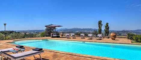 Villa | 5 bedrooms, iron/ironing board, free WiFi, bed sheets