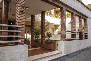 Exterior - Un Attimo a Roma B&B (Rome)
