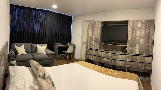 Free WiFi, bed sheets - Suite en San Isidro-Frente al Supermercado Vivanda (Lima)