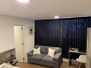 Wi-Fi de cortesia, roupa de cama