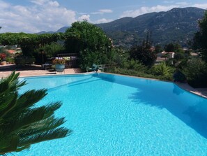Outdoor pool - Large studio with mezzanine and 2 beds (Carros)