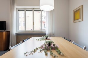 Luxury Apartment | Living area | 42-inch Smart TV with digital channels, TV - Riverview Luxury Flat (Verona)
