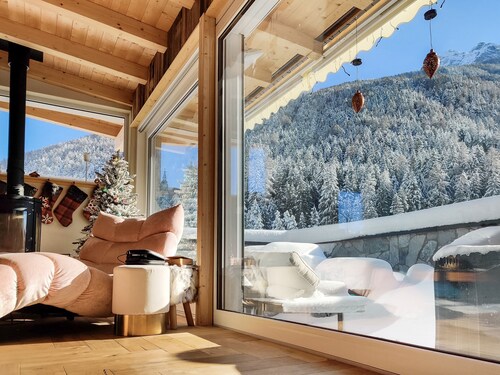 Doug's Mountain Getaway - 'Exclusive Mega Chalet' (The Full Monty)