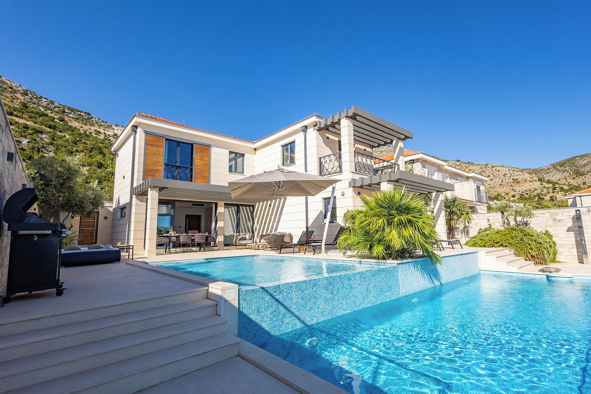 Piscine extérieure, piscine chauffée