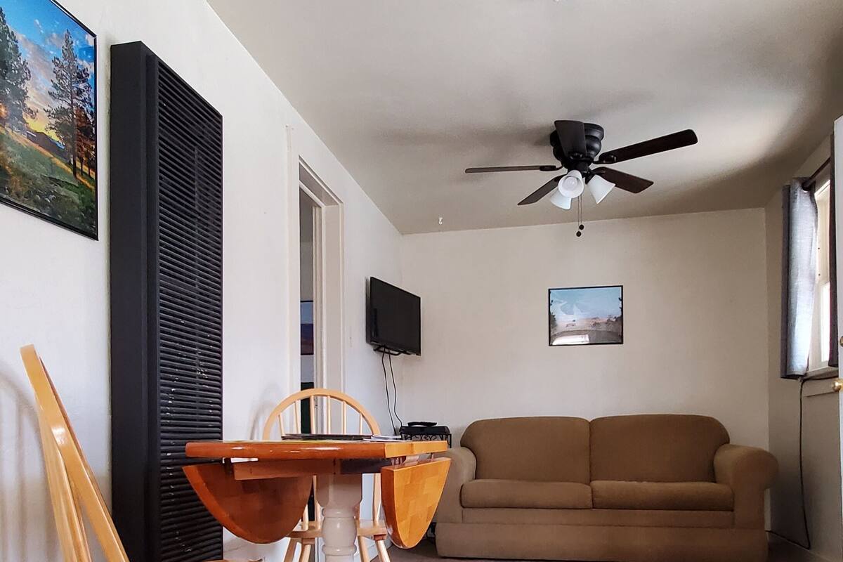 2 Bedroom Suite with Kitchenette | Desk, free WiFi, bed sheets