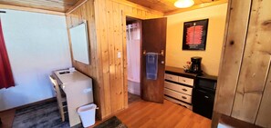 Desk, free WiFi, bed sheets - Hikers Cimarron Inn & RV Park LLC (Cimarron)