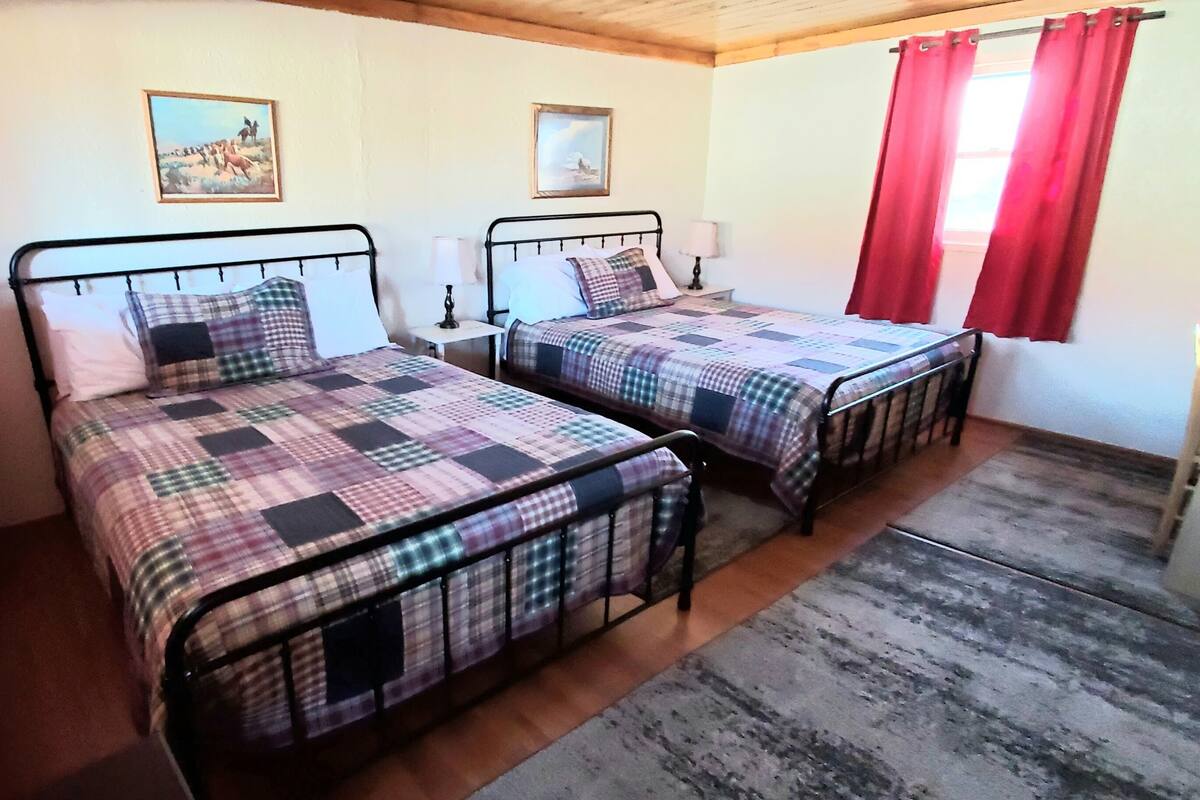 Standard Room, 2 Queen Beds | Desk, free WiFi, bed sheets