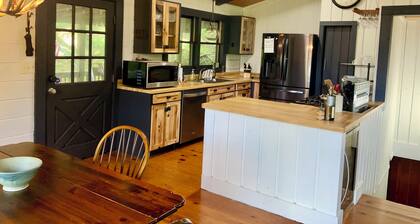 Beautiful mountain cabin with great views