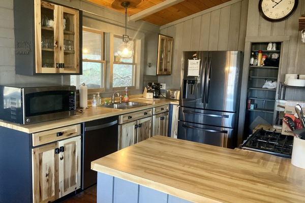 Refrigerador, microondas, horno, placa de cocina