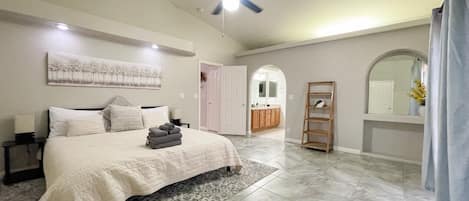 5 bedrooms, desk, iron/ironing board, travel cot