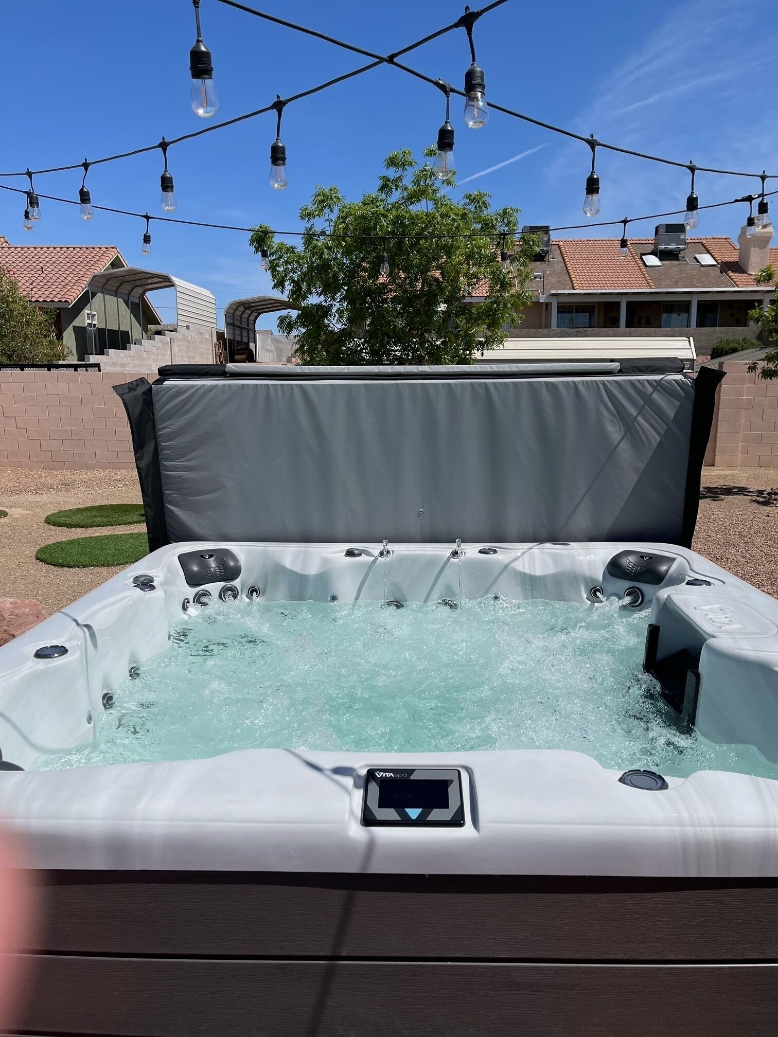 Tina de hidromasaje al aire libre