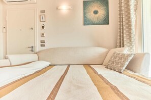 1 chambre, bureau, fer et planche à repasser, Wi-Fi gratuit