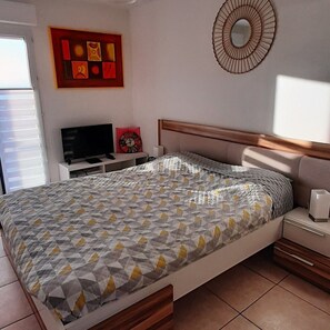 2 bedrooms, iron/ironing board, free WiFi, wheelchair access