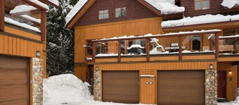 3 Bedroom, 2.5 Bath Condo at Red Resort