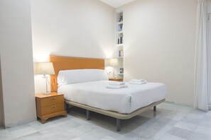 1 bedroom, internet - RentalSevilla Apartment in the Santa Cruz Neighborhood (Sevilla)