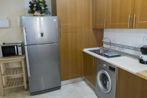 冰箱、微波炉、烤箱、洗碗机