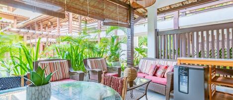 Tempat makan luar