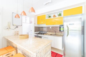 公寓 | 私人厨房 | 冰箱、微波炉、厨具/餐具、餐桌