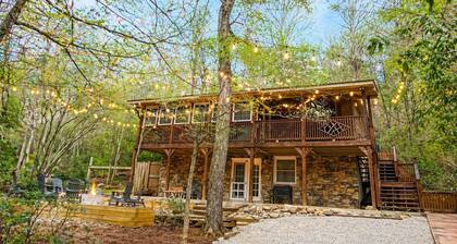 Blue Ridge Mountain Retreat with Cozy Firepit Terrace.