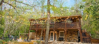 Blue Ridge Mountain Retreat with Cozy Firepit Terrace.