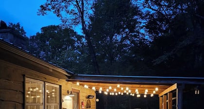 Blue Ridge Mountain Retreat with Cozy Firepit Terrace. SEE SEPTEMBER SPECIAL!