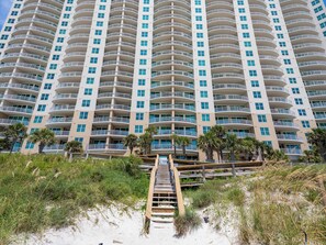 Condo (2 Bedrooms) | Property amenity