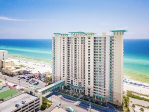 Condo (2 Bedrooms) | Property amenity
