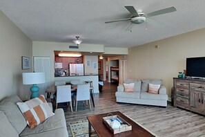 Condo (2 Bedrooms) | Servicio de la propiedad