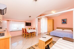 2 habitaciones, escritorio, wifi gratis y ropa de cama 