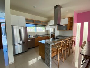 Fridge, microwave, oven, coffee/tea maker