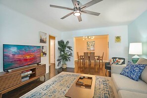 Unclassified image, 3 of 32, button