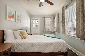 Unclassified image, 4 of 32, button