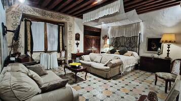 Family Suite, Multiple Bedrooms | 2 bedrooms, premium bedding, down comforters, pillowtop beds