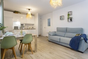 Een televisie en een dvd-speler