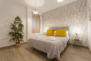 2 slaapkamers, een strijkplank/strijkijzer, gratis wifi, beddengoed