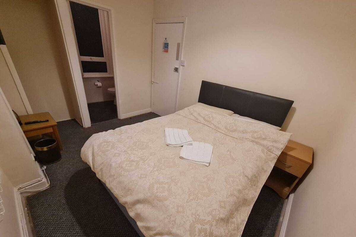 1 bedroom, memory foam beds, free WiFi