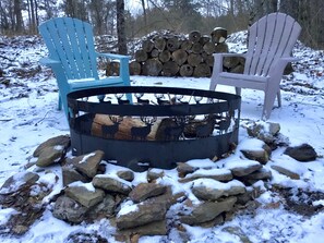 Property grounds - Perfect Benezette Cabin.  Nestled in the woods, yet close to attractions.  
. (Benezette)