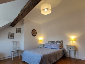 4 Schlafzimmer, Bügeleisen/Bügelbrett, Reisekinderbett, kostenloses WLAN