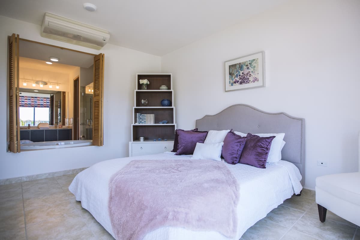 3 habitaciones, decoración personalizada y muebles diferentes