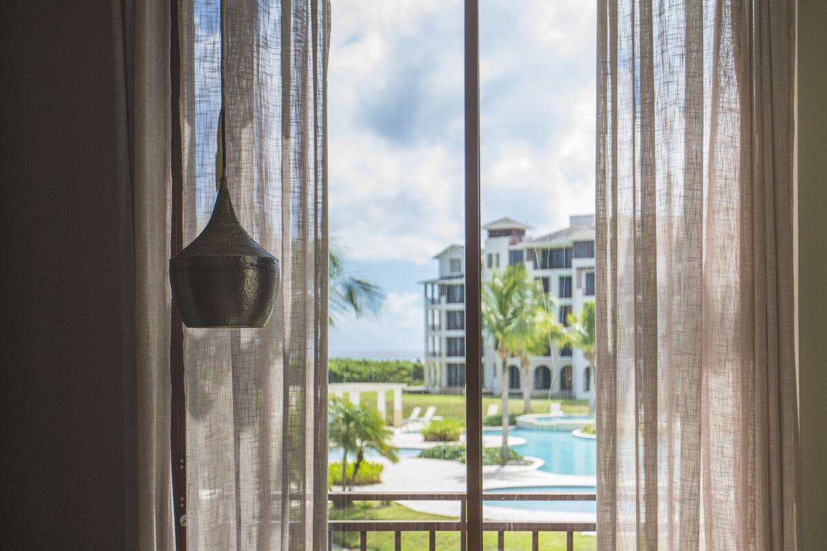 Luxury Villa, 3 Bedrooms, Balcony, Ocean View | In-room dining