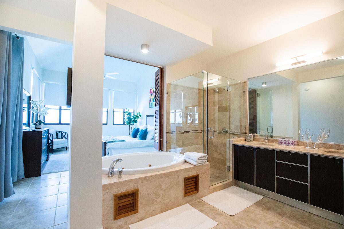 Luxury Penthouse, 4 Bedrooms, Balcony, Ocean View | Blackout drapes, iron/ironing board (on request), travel crib