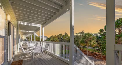 30A Retreat, Walk 250 yds to Beach, Pool, Hot Tub, 4 Bikes, Umbrella, Chairs!