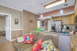 Condo, 2 phòng ngủ (4604 C) | Ngoại thất