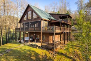 Bañera de hidromasaje exterior